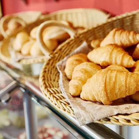 ホテル　インペリアル　デュッセルドルフ　スーペリア エクステリア 写真